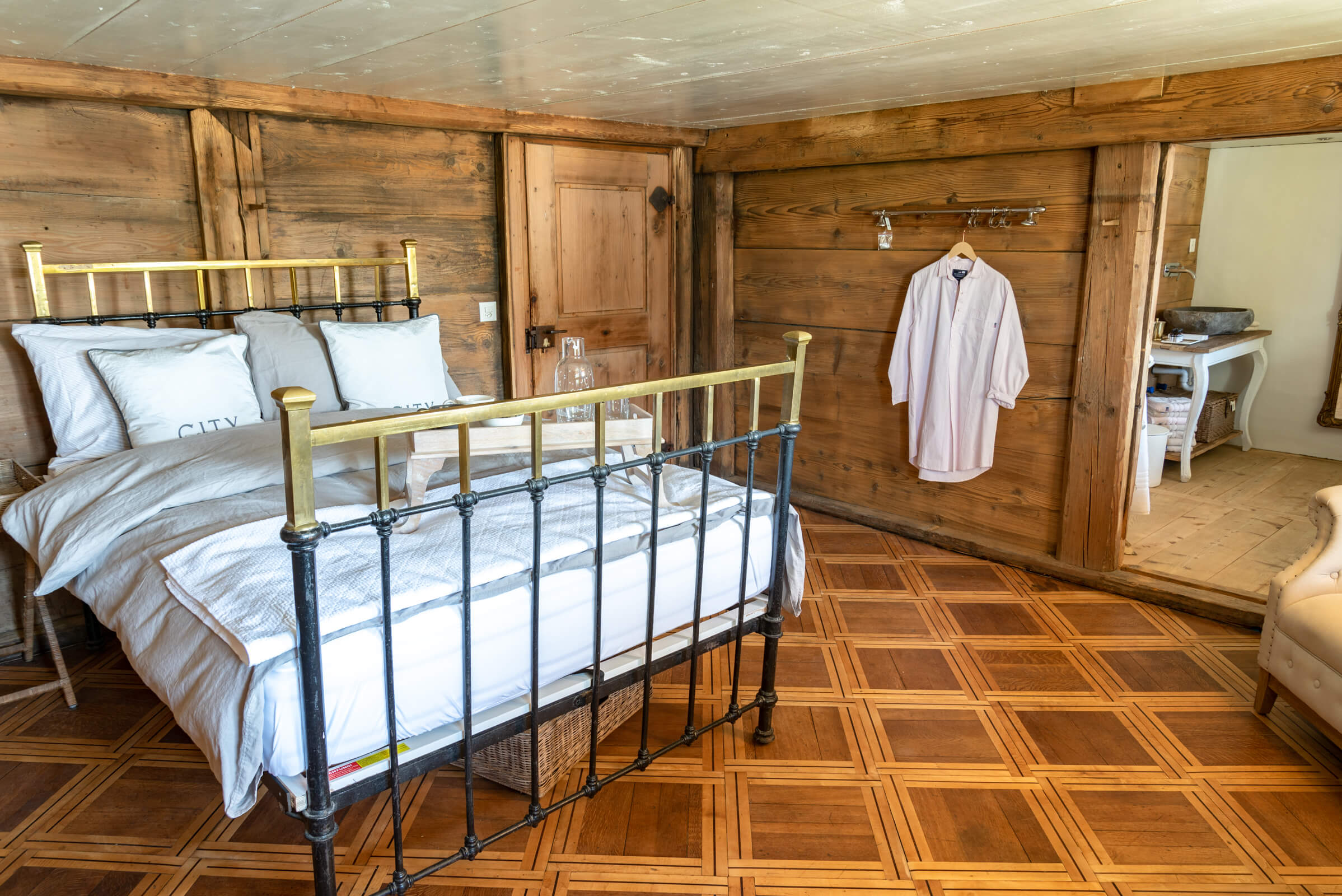 keiserskammer-bettwil-zimmer-bedandbreakfast-lilienzimmer-schlafzimmer